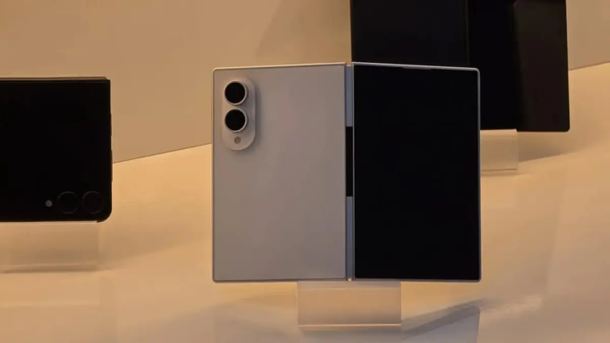 Samsung Galaxy Z Fold 8 Ultra resmi diperkenalkan bersama Galaxy Z Fold 8 dan Z Flip 8 dengan baterai silicon carbon, chipset baru, serta sistem penamaan terbaru (Pinterest).