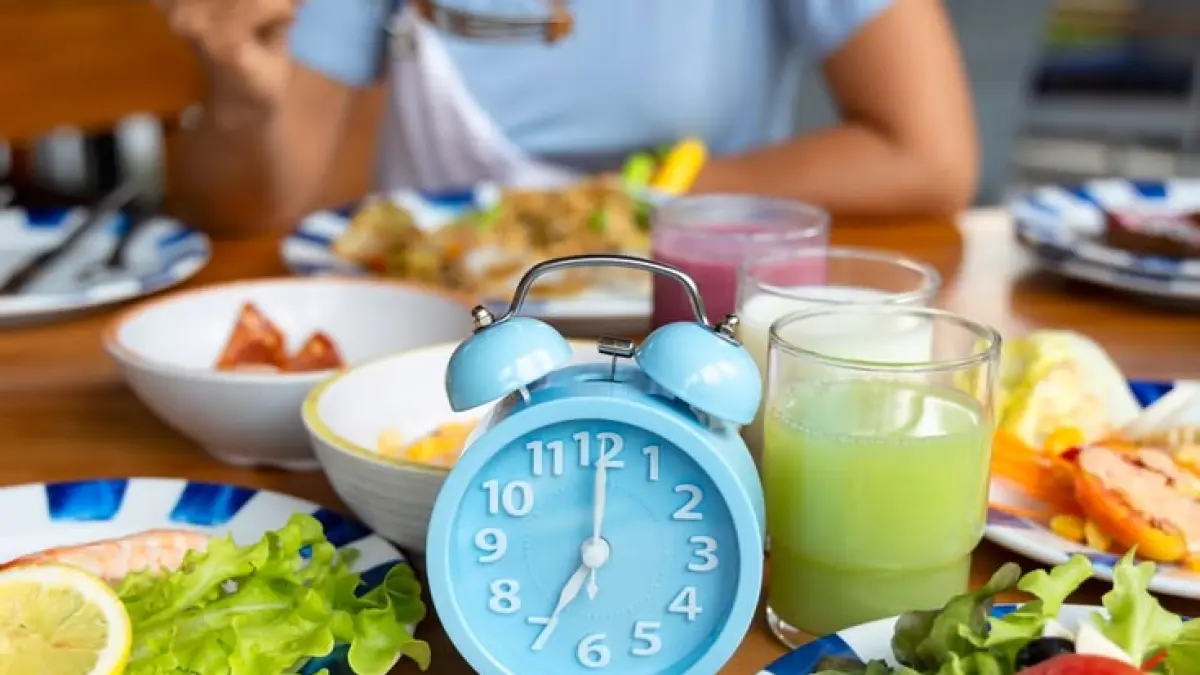 Intermittent fasting disebut efektif membantu menurunkan berat badan. Simak manfaat, risiko, kelompok yang tidak disarankan, dan tips menjalankannya (Pinterest).