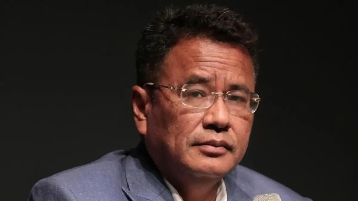 Hotman Paris mengungkap alasan mundur sebagai pengacara Febri Diansyah. Ia mengaku masih menjalani pemulihan usai operasi saraf di Singapura (Pinterest).