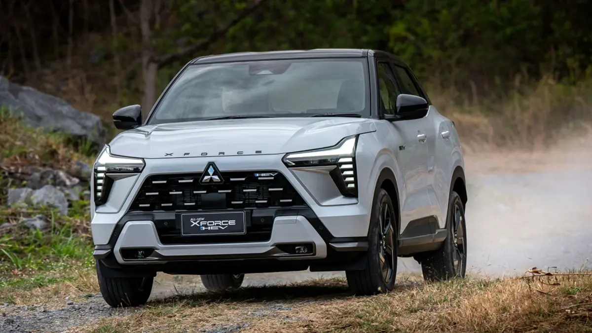 Mitsubishi XForce Hybrid hadir dengan mesin hybrid baru, EV Mode, panoramic roof elektrik, serta torsi lebih besar. Simak fitur, performa, dan hasil pengujian awalnya (Pinterest).