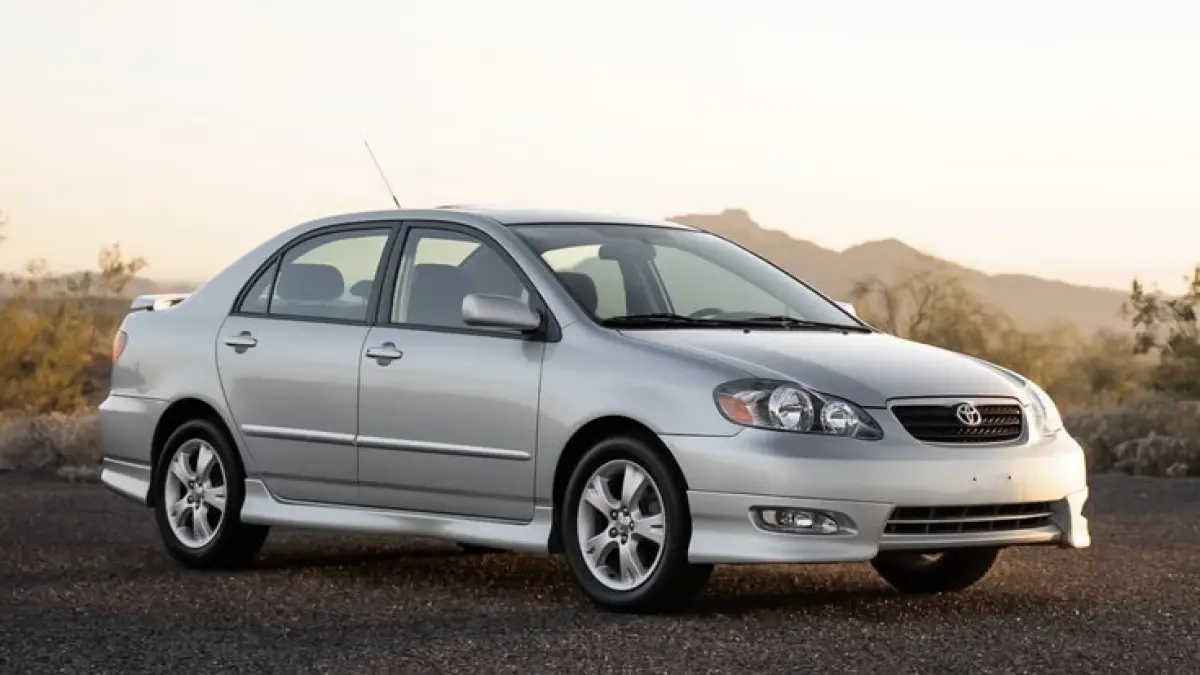 Mobil sedan bekas murah masih menjadi pilihan menarik di bawah Rp50 juta. Simak rekomendasi Toyota Great Corolla, Accord Maestro, BMW E36, Lancer CB4, hingga Civic Genio (Pinterest).