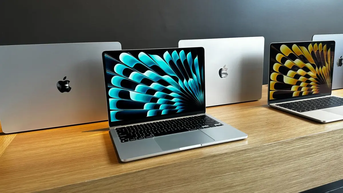 Rekomendasi laptop kuliah 2026 terbaik sesuai jurusan mahasiswa. Simak 5 pilihan laptop mulai Rp7 jutaan, dari MacBook Air M3 hingga Lenovo LOQ 15 untuk kebutuhan kuliah (Pinterest).