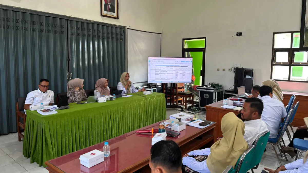 "Komite Ekraf memang berada di disparbud, tetapi implementasinya harus lintas OPD,” Asisten Perekonomian dan Pembangunan Sekda Trenggalek Cusi Kurniawati.(BIMA FAISAL/ RADAR TRENGGALEK)