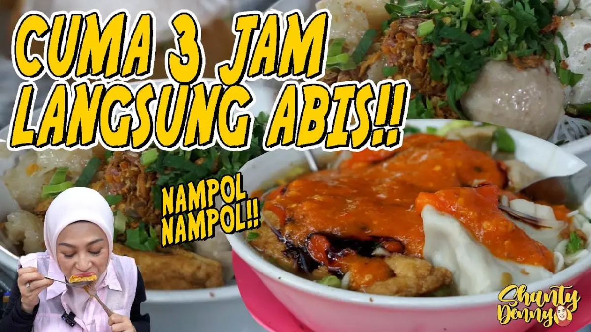 Bakso Malang Blok M viral karena seporsi komplet hanya Rp15.000. Kuah gurih, isian lengkap, dan selalu habis dalam tiga jam membuat pembeli rela mengantre. (Youtube. com)