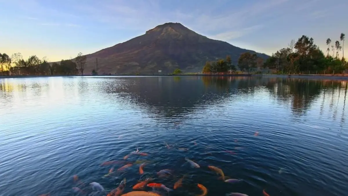 Wisata Temanggung menawarkan 15 destinasi alam terbaik, mulai Sigandu View, Embung Kledung, Posong hingga Curug Merak dengan panorama Gunung Sindoro dan Sumbing (Pinterest).