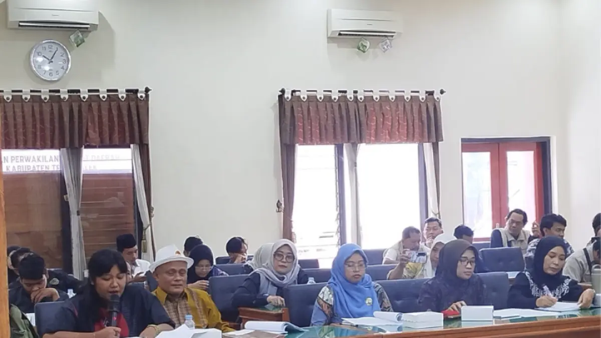 Raperda Desa Masih Butuh Perbaikan.(ZAKI JAZAI/ RADAR TRENGGALEK)