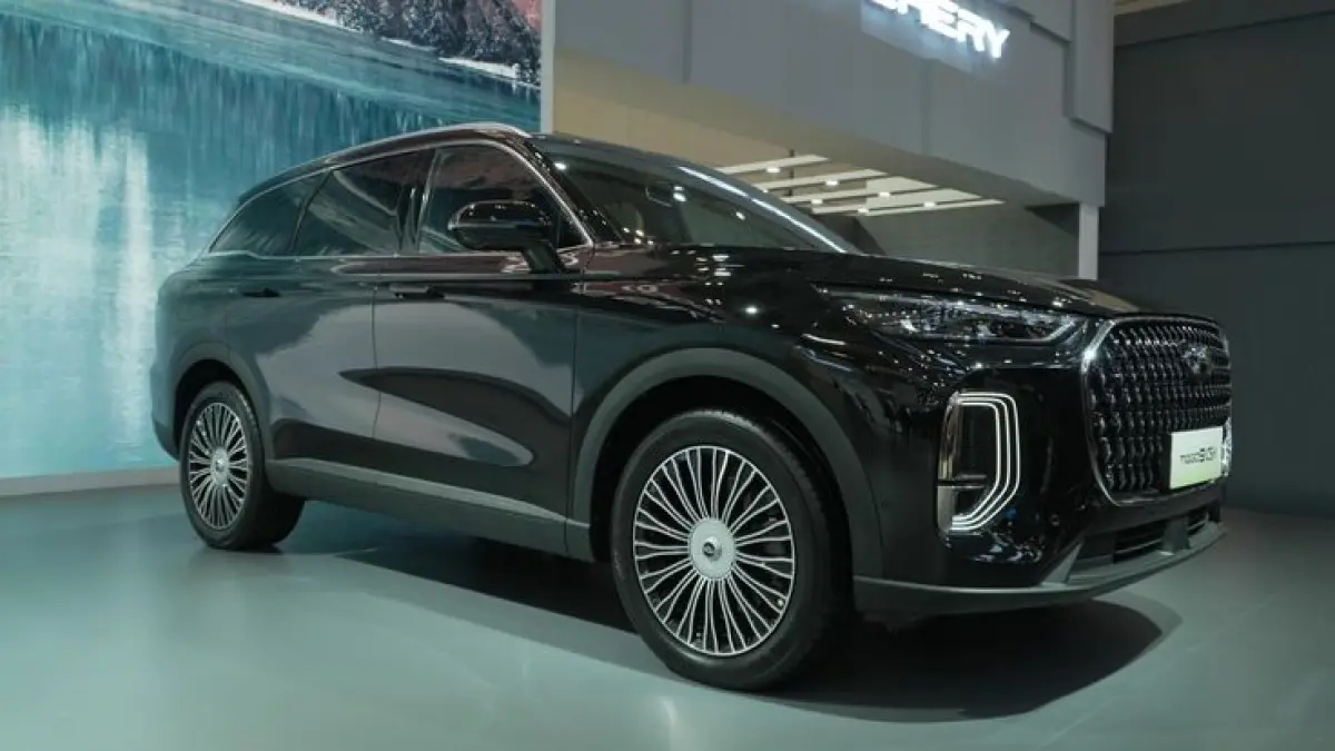Chery Tiggo 9 CSH 2026 dibanderol Rp719 jutaan dengan tenaga 395 PS, mode EV hingga 180 km, fast charging, parkir otomatis, dan fitur premium lengkap (Pinterest).