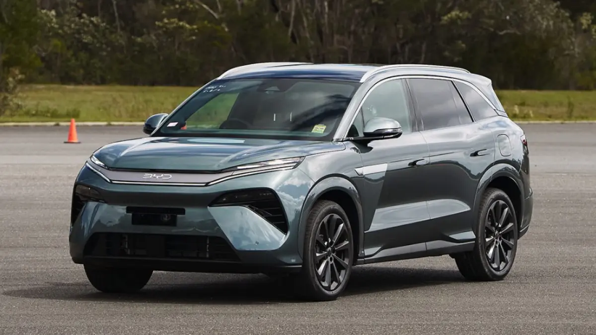 Chery Tiggo 9 Super Hybrid vs BYD Sealion 8 Performance menjadi duel SUV PHEV premium 2026. Simak perbandingan tenaga, jarak tempuh, fitur, dan performanya (Pinterest).