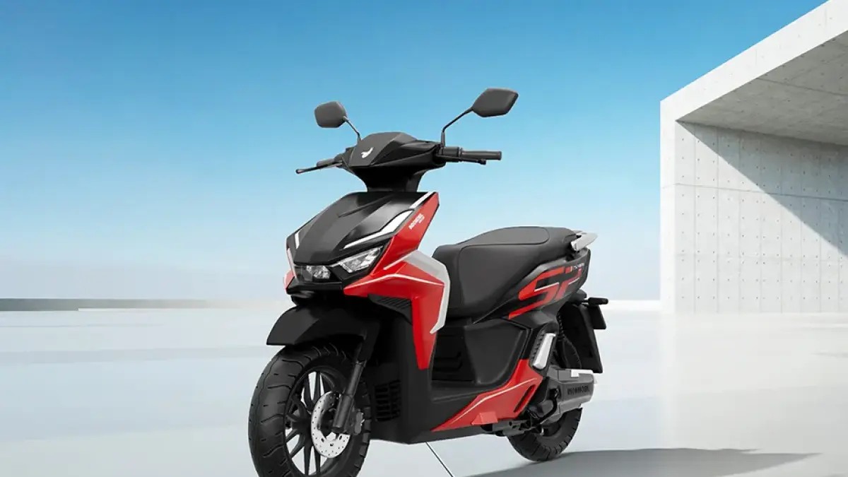 Indomobil E-Motor Sprinto hadir sebagai skutik listrik sporty dengan jarak tempuh 110 km, top speed 90 km/jam, layar touchscreen, keyless, dan fitur modern (Pinterest).
