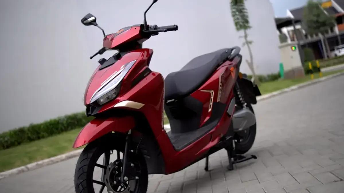 Yadea Velux mengusung torsi 170 Nm, akselerasi buas, mampu menanjak dengan beban besar, serta menawarkan jarak tempuh hingga 110 km (Pinterest).