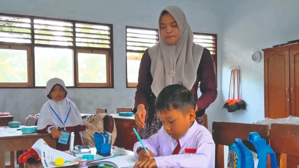 JADI TANTANGAN: Jumlah guru yang terus berkurang seiring dengan adanya ratusan yang purnatugas tiap tahun.(ZAKI JAZAI/ RADAR TRENGGALEK)