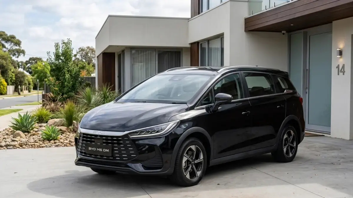 BYD M6 DM-i hadir dengan teknologi plug-in hybrid yang bisa dicas dan diisi bensin. Simak teknologi, performa, baterai, hingga perubahan interiornya (Pinterest).