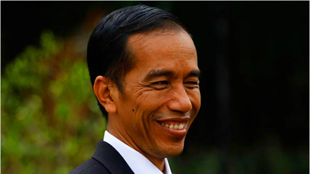 Brankas Jokowi berisi Rp6.000 triliun viral di media sosial. Cek fakta mengungkap video polisi tersebut ternyata AI dan narasinya hasil rekayasa (Pinterest).
