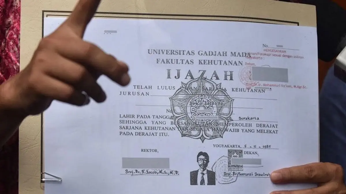 Ijazah Jokowi dinyatakan sebagai dokumen terbuka lewat putusan PTUN. Namun, dokumen belum tentu langsung dipublikasikan karena masih berkaitan dengan proses hukum pidana yang berjalan (Pinterest).