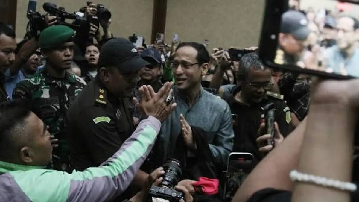 Skandal korupsi pendidikan terbesar! Kasus Chromebook Nadiem Makarim akibatkan kerugian negara Rp1,98 triliun. Kejagung kejar pemulihan aset.