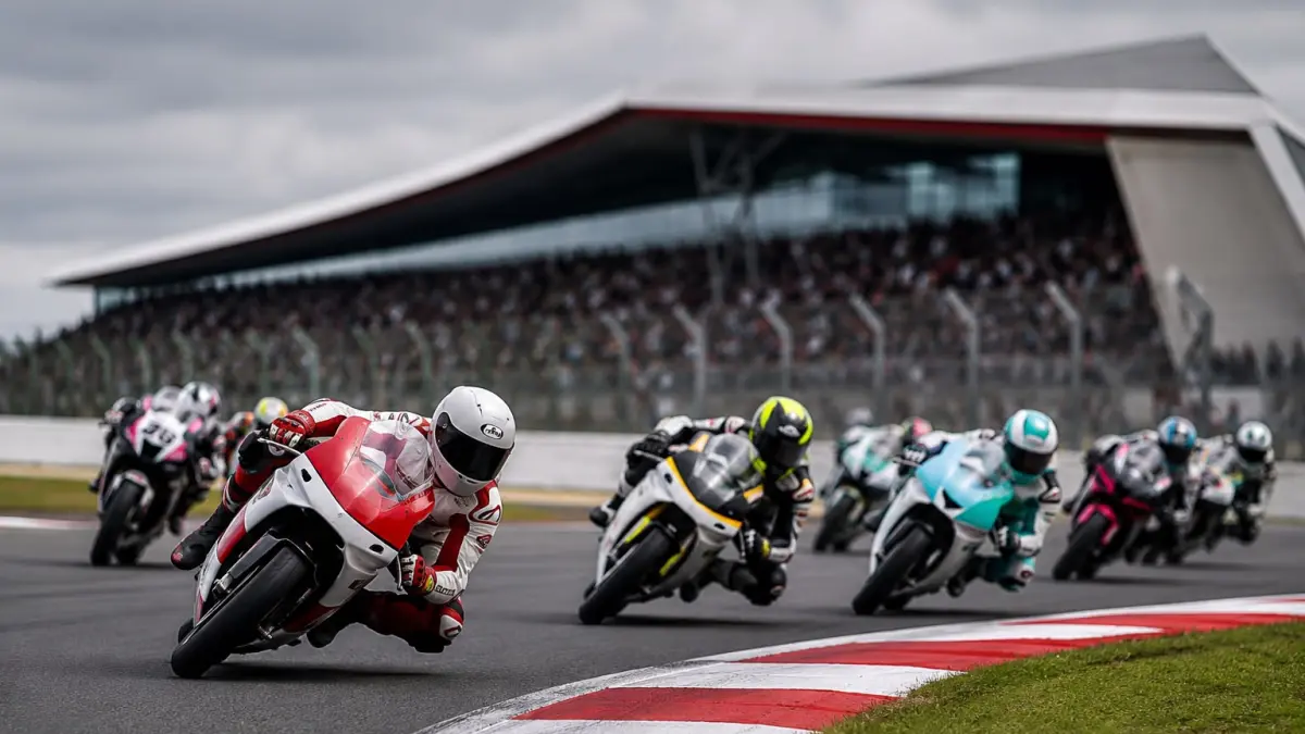 Feda Ega Pratama Moto3 Silverstone: Start Posisi 16, Misi Comeback Dimulai
