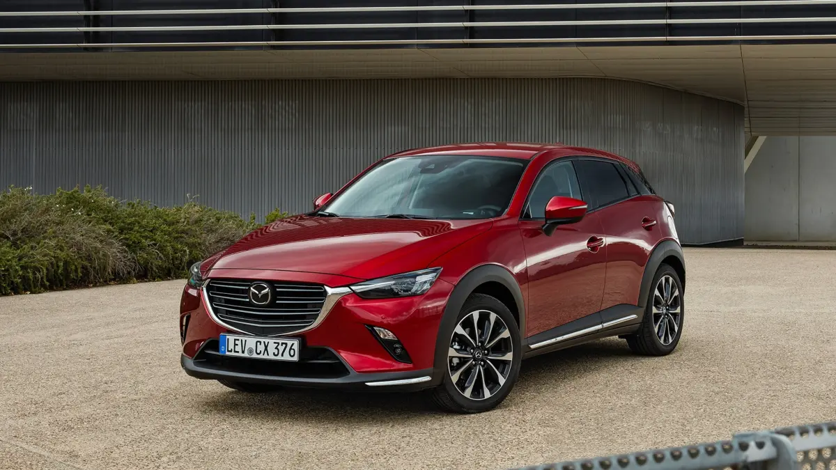 Mazda CX-3 2024 hadir dengan dua pilihan mesin dan fitur menarik. Harga Rp399 juta membuat SUV ini semakin menggoda untuk dilirik (Pinterest).
