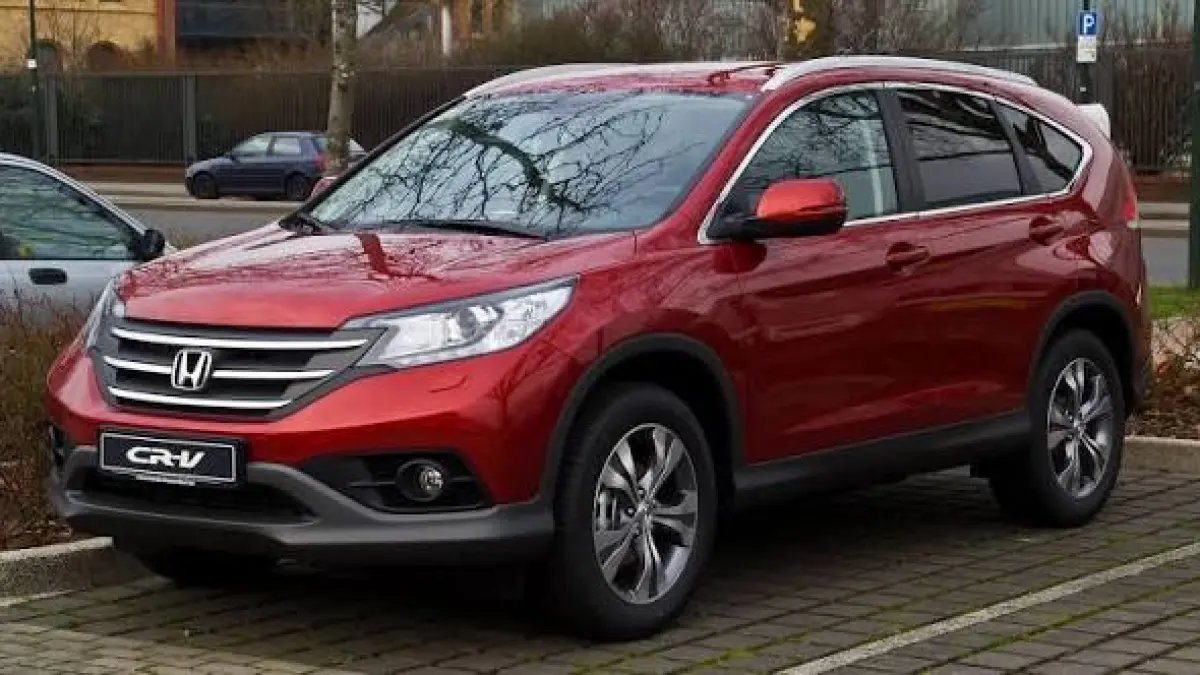 Cek obral mobil bekas hobi di Bandung 2026. Ada Daihatsu Feroza restorasi, Honda CR-V Gen 4, hingga sedan Audi klasik dengan garansi 1 tahun!