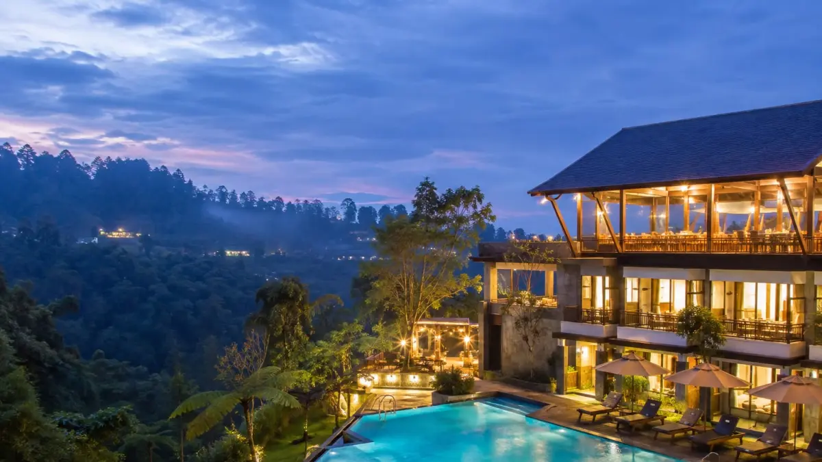 10 hotel murah di Lembang 2026 dengan harga mulai Rp200 ribuan, cocok buat liburan hemat sambil menikmati sejuknya suasana pegunungan.