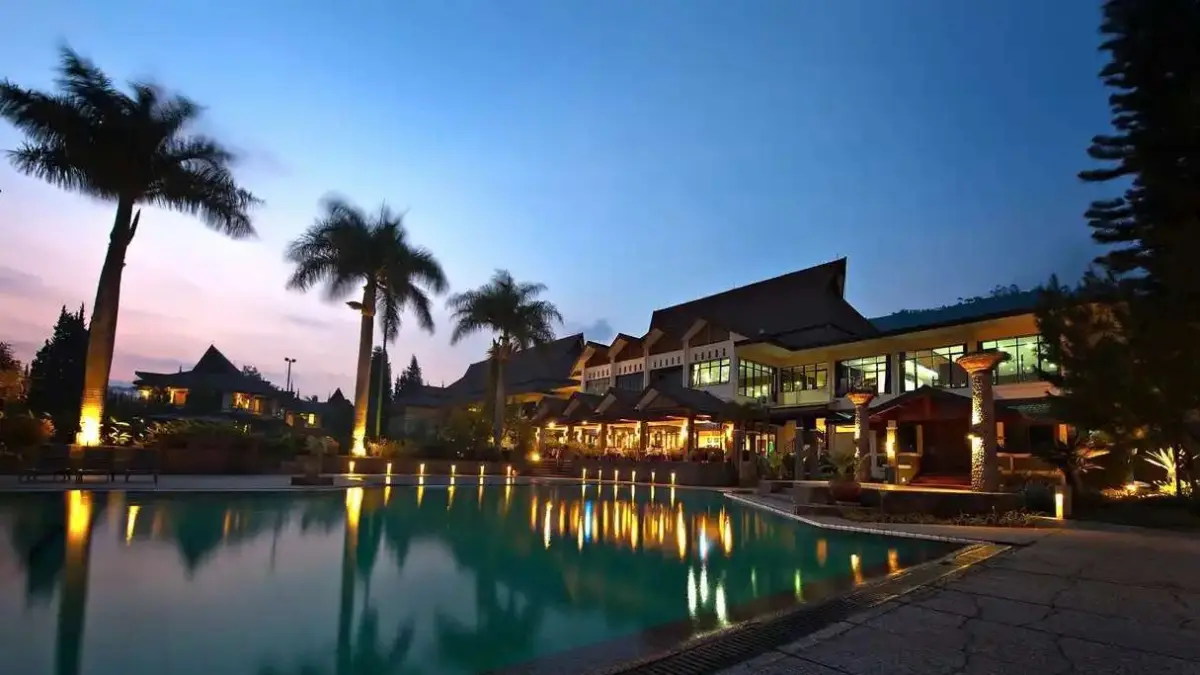 10 hotel terbaik di Bandung ini bisa jadi pilihan untuk staycation akhir pekan, mulai dari hotel bernuansa alam hingga akomodasi mewah di pusat kota.