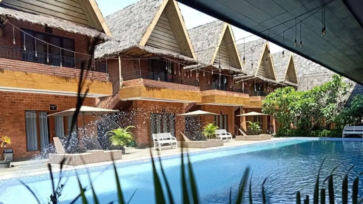 Bogor punya banyak pilihan hotel nyaman dan terjangkau, mulai Rp250 ribuan, cocok untuk staycation, liburan singkat, maupun perjalanan bisnis.