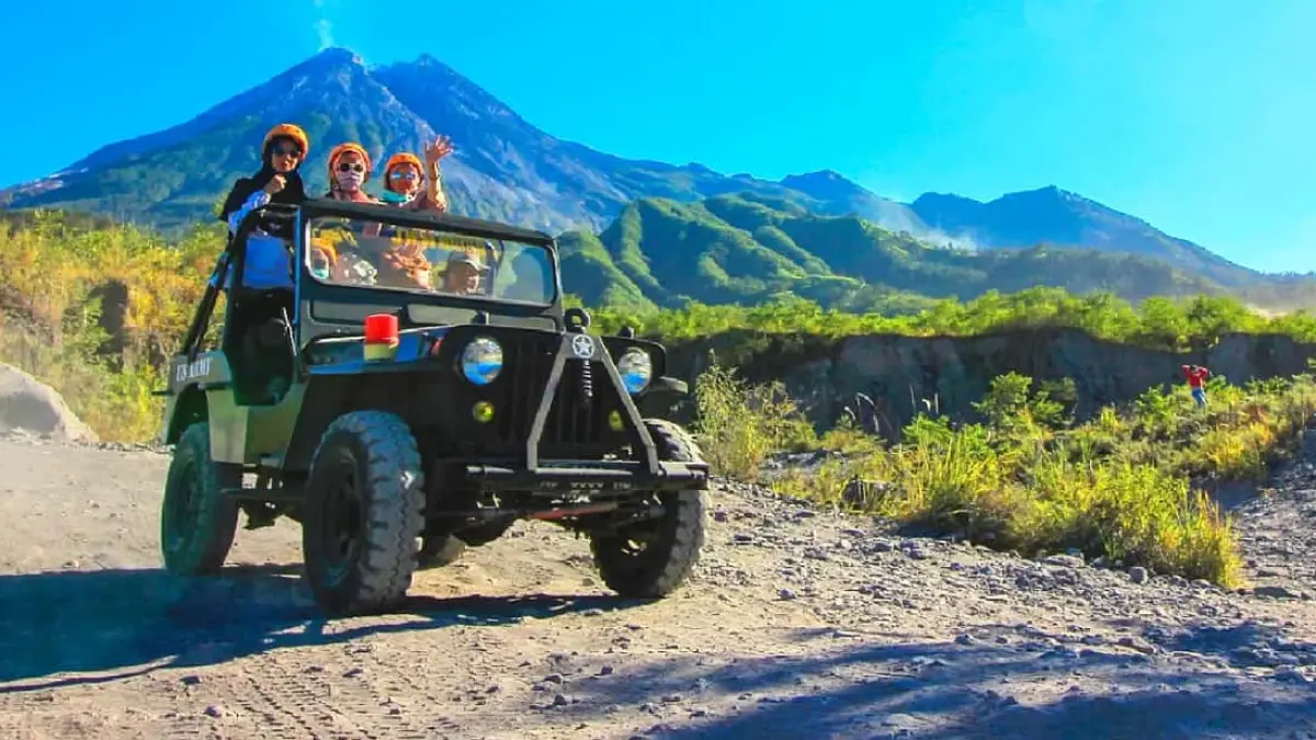 Tempat wisata Jogja terkenal menawarkan wisata budaya, sejarah, pantai hingga alam. Simak 10 destinasi populer dari Malioboro hingga Gunung Merapi (Pinterest).