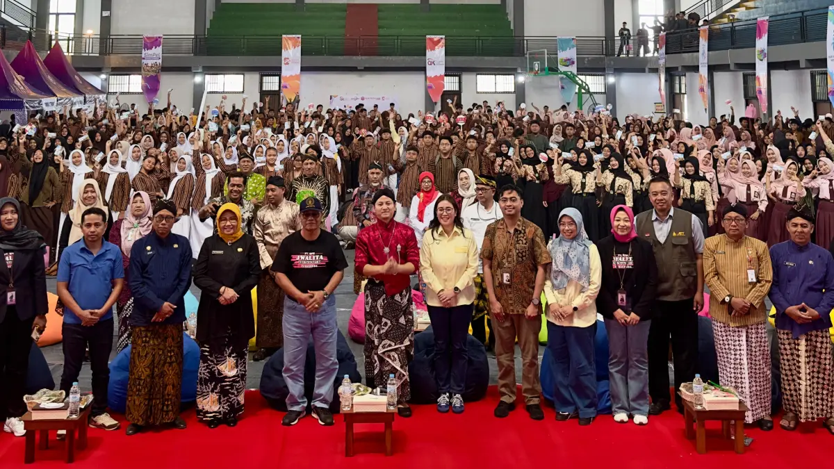 ANTUSIAS : Sesi foto bersama menyambut acara Hari Indonesia Menabung (HMI)