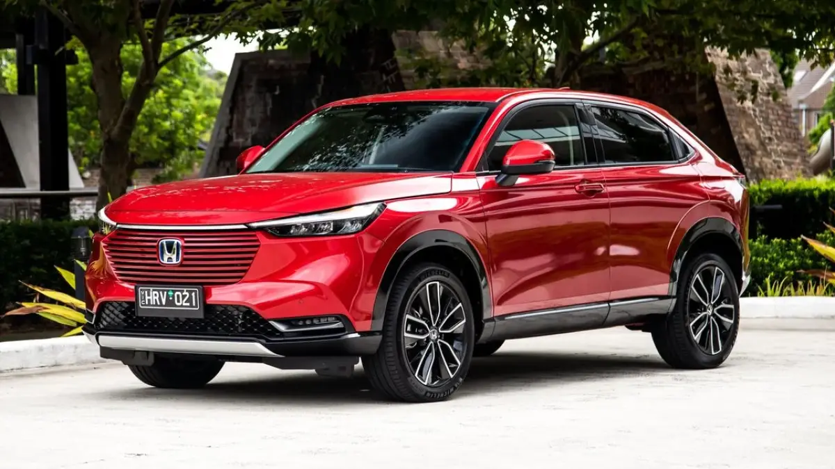 Honda HR-V E dan E+ menawarkan pilihan SUV baru dengan mesin 1.500 cc. Simak perbedaan fitur dan siapa yang paling cocok memilihnya (Pinterest).