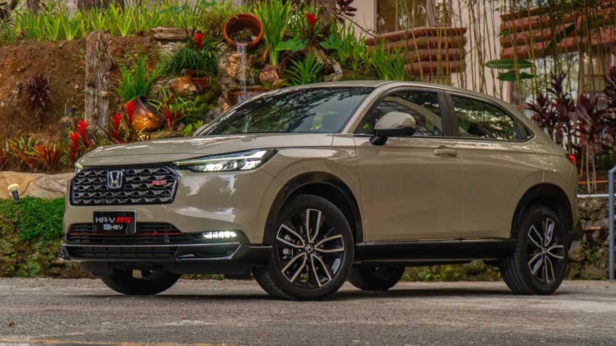 Honda HR-V RS Hybrid hadir dengan mesin hybrid, fitur lebih lengkap, konsumsi irit, dan harga yang turun sekitar Rp3 juta dari model sebelumnya (Pinterest).
