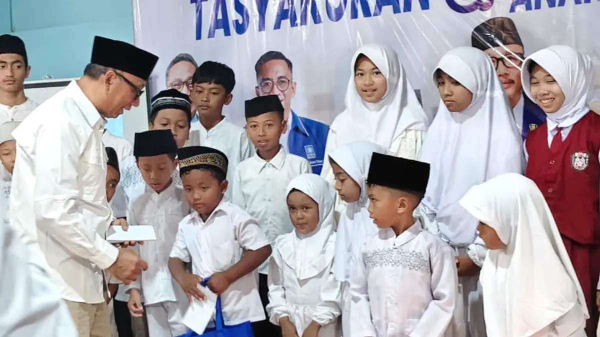 PENUH KEKELUARGAAN: Ketua DPD PAN Trenggalek, Suli Da