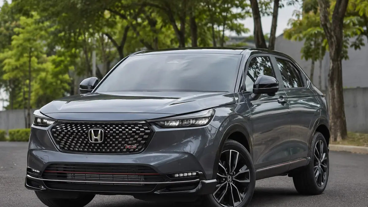 Honda HR-V RS Hybrid hadir dengan tenaga lebih besar dan konsumsi BBM lebih irit, tetapi masih menyisakan catatan pada peredaman kabin dan sistem audio.