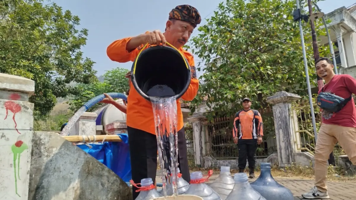 TERUS TAMBAH: Jumlah desa di Kabupaten Trenggalek yang krisis air bersih terus bertambah.(ZAKI JAZAI/ RADAR TRENGGALEK)
