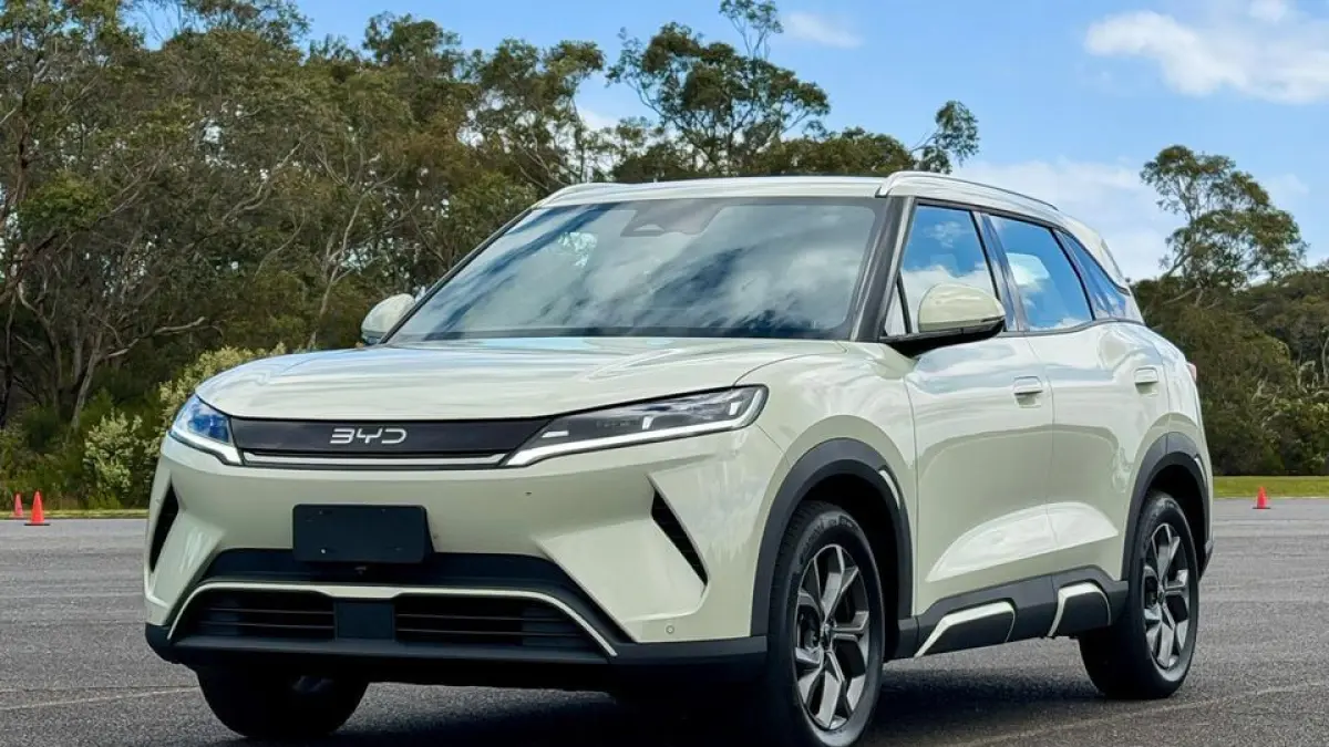 BYD Atto 2 resmi tampil di Singapore Motor Show 2026, hadir sebagai SUV listrik kompak dengan desain modern, kabin lebih lega, dan kepraktisan yang menarik. Kalau masuk Indonesia, berapa harga yang pantas? ⚡🚗