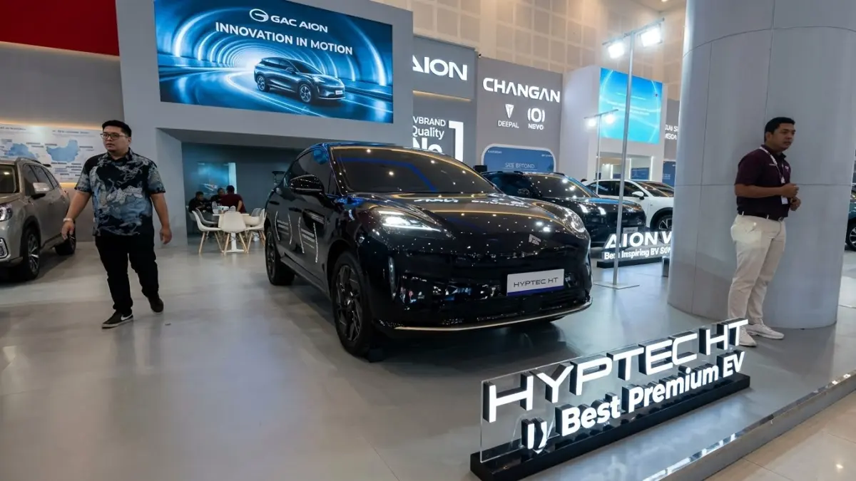 GIIAS Surabaya 2026 menghadirkan puluhan mobil dari berbagai merek, mulai kendaraan listrik dan hybrid hingga SUV terbaru.