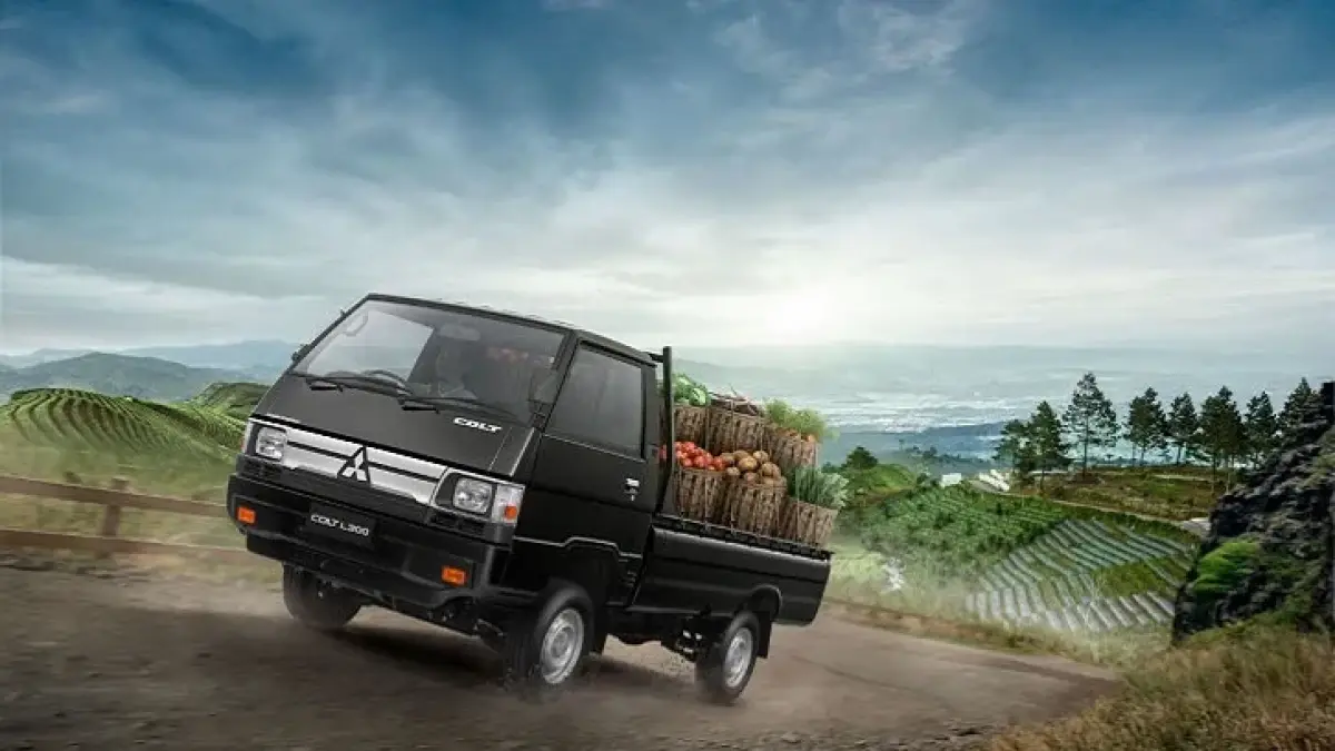 Harga Mitsubishi L300 bekas tetap tinggi pada 2025. Simak kisaran harga, keunggulan, kekurangan, dan alasan L300 tua masih diburu (Pinterest).