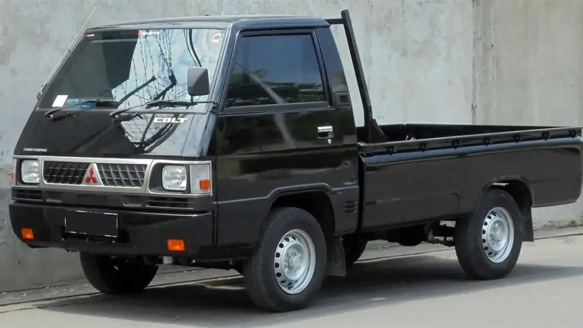 Mitsubishi L300 baru dan bekas 2025 punya selisih harga besar. Simak harga, kelebihan, kekurangan, serta perbandingan performanya (Pinterest).