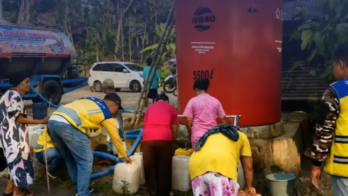 TANGGAP DARURAT: BBWS Brantas menyalurkan pasokan air bersih dan menyiapkan pompa pertanian di Trenggalek.(BBWS UNTUK RADAR TRENGGALEK)