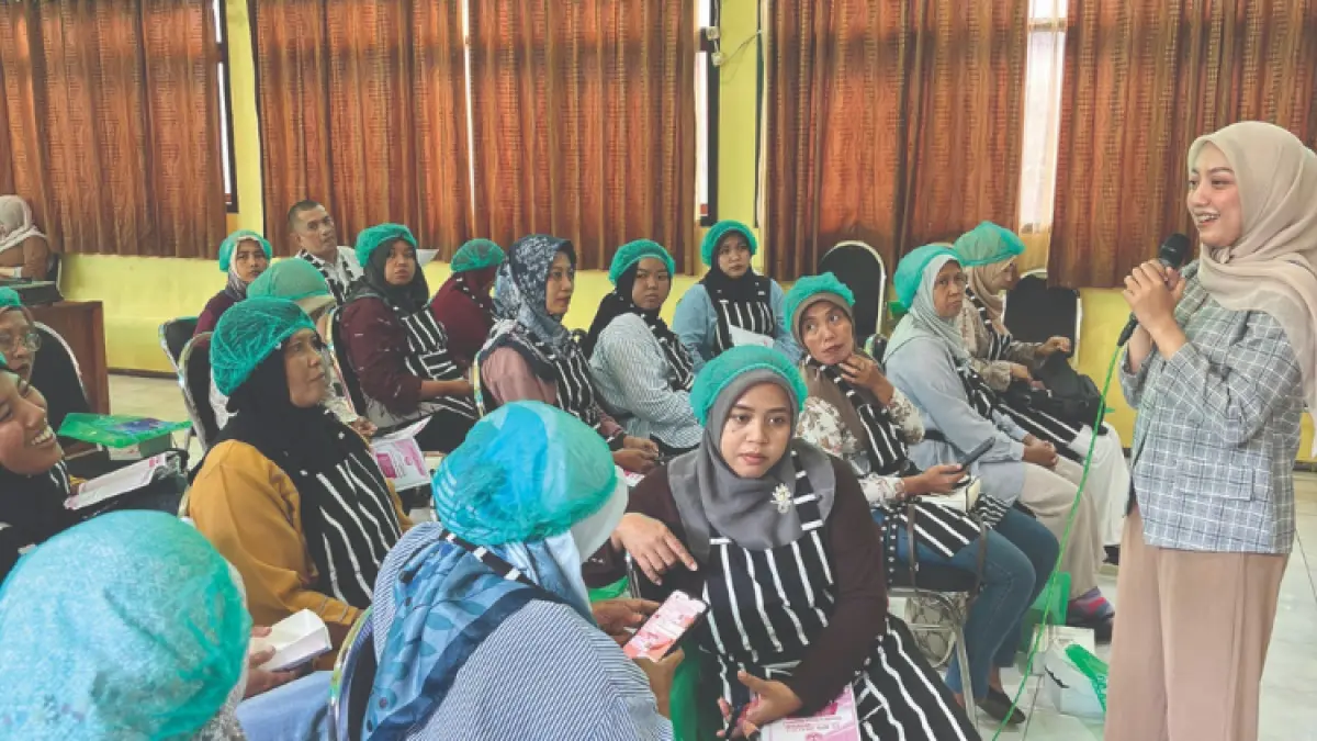 TERUS DIMINATI: Tim BPR Jwalita ketika sosialisasi program-program menarik bagi kebutuhan masyarakat.( BPR JWALITA UNTUK RADAR TRENGGALEK)