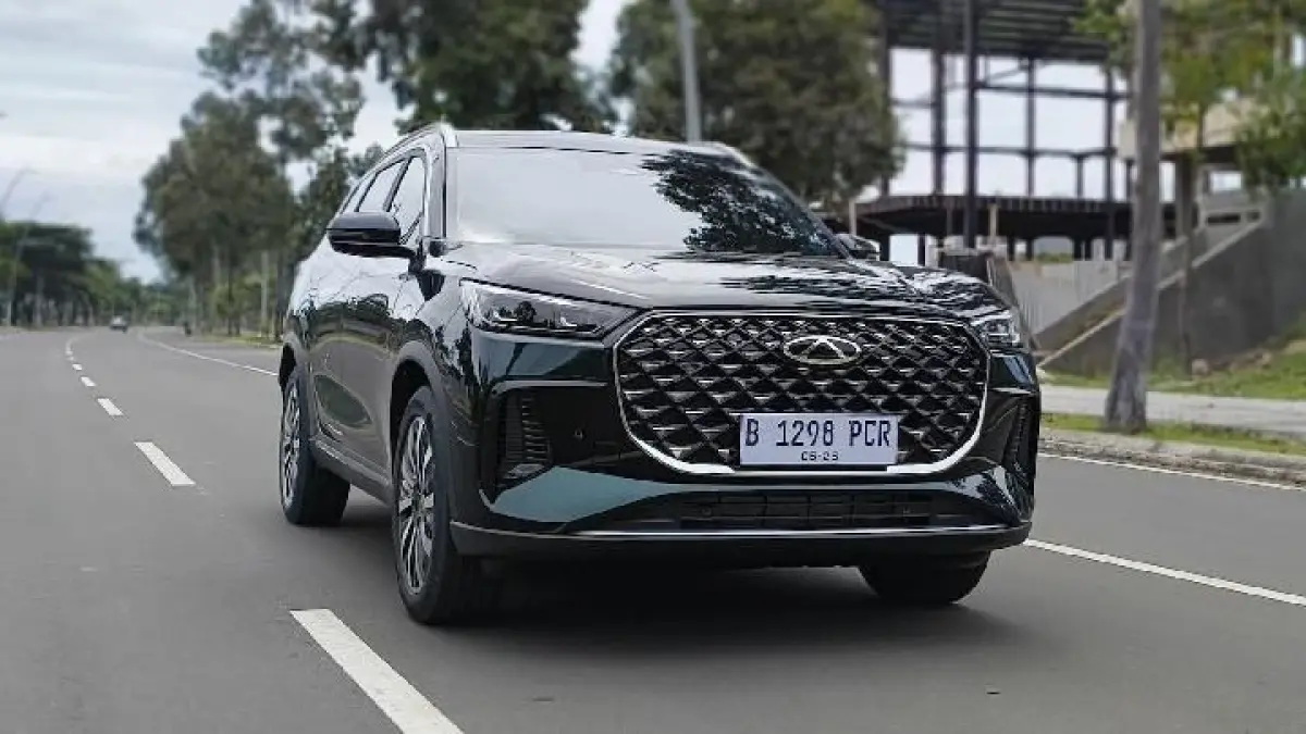 Chery Tiggo 8 CSH vs Toyota Kijang Innova Zenix Hybrid, duel mobil keluarga elektrifikasi dengan selisih harga Rp200 juta (Pinterest).