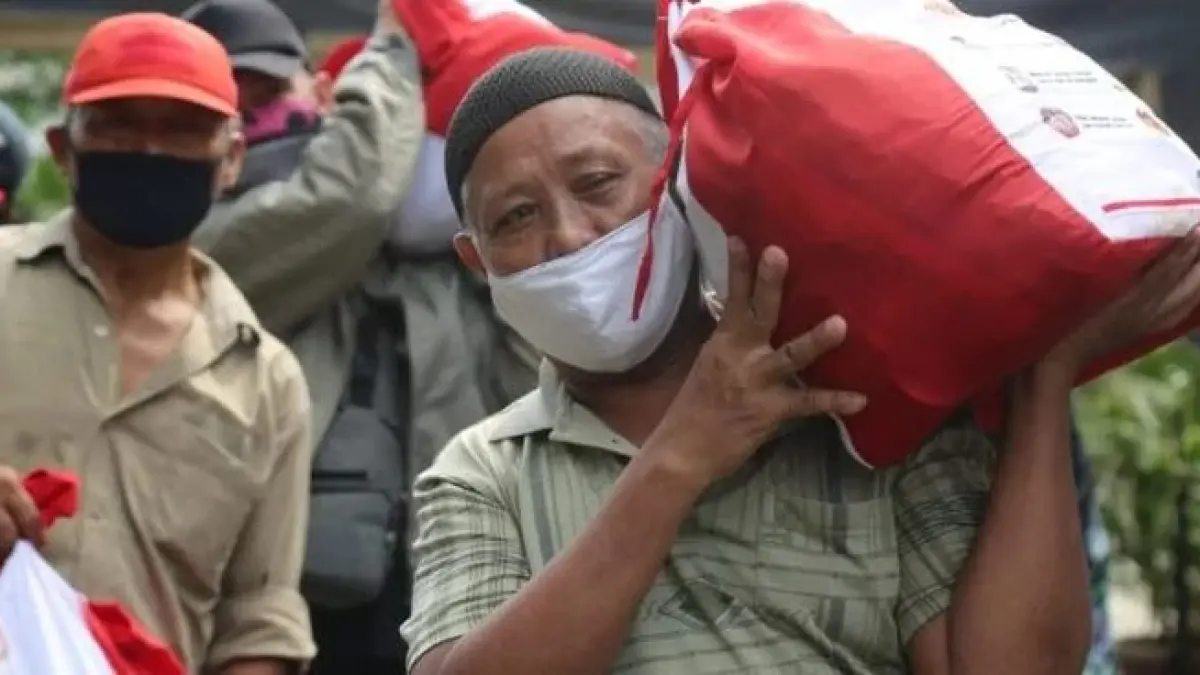 Desil bansos berubah drastis membuat warga kaget dan terancam kehilangan bantuan. Simak kasus Siti, Timbul, hingga lansia di Pekalongan (Pinterest).