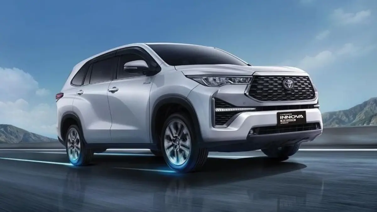 Innova Zenix G Hybrid menjadi varian termurah dengan harga Rp458 juta, menawarkan hybrid penuh, kabin lega, dan fitur yang lebih basic (Pinterest).