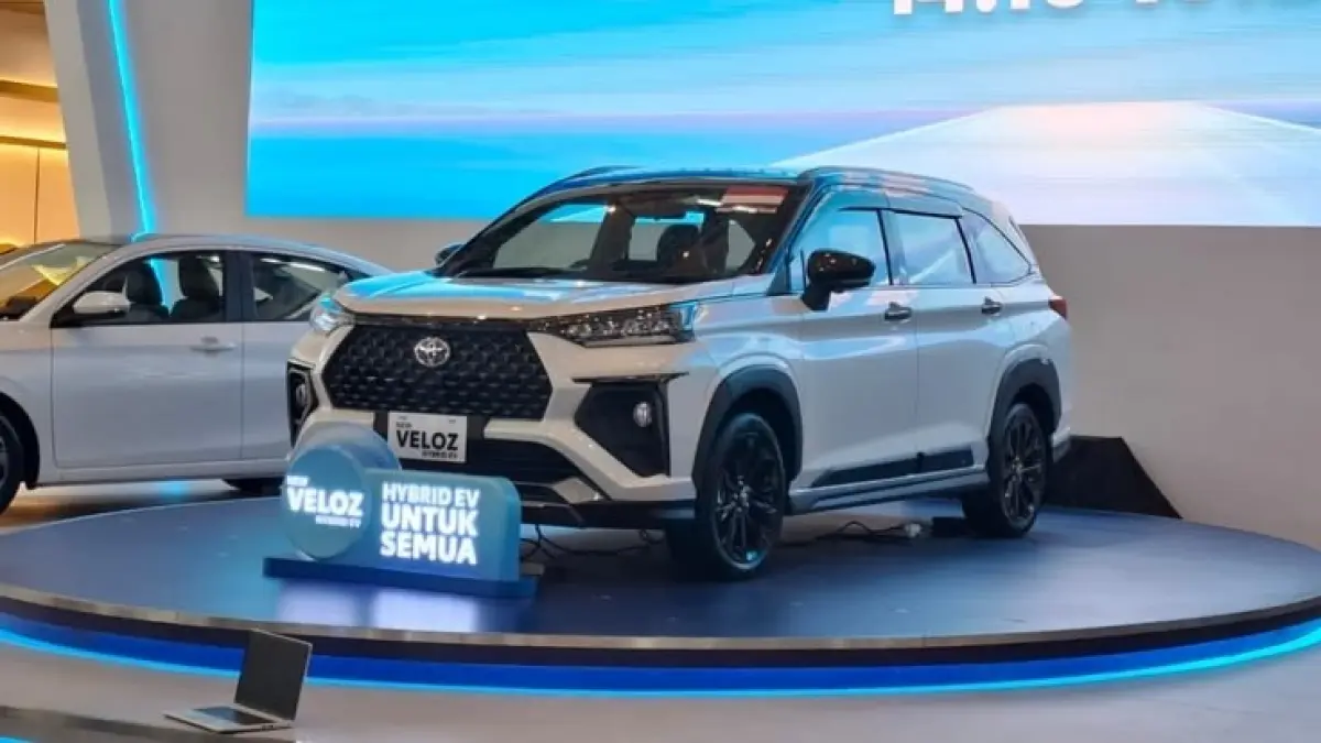 Toyota Veloz Hybrid dibuka preorder dengan teknologi strong hybrid, tenaga gabungan 109 HP dan klaim konsumsi BBM hingga 25,8 km/l (Pinterest).