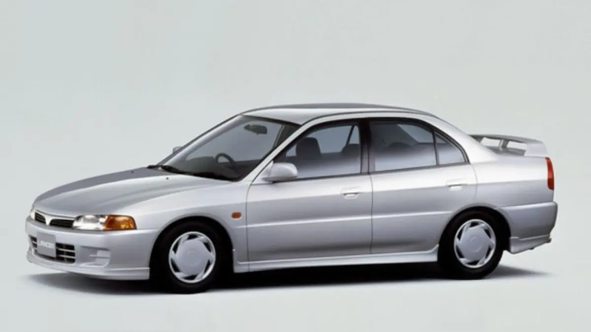 Mobil sedan Rp30 jutaan seperti Lancer, Corolla, Baleno hingga Peugeot 306 masih layak untuk harian dan tetap menarik (Pinterest).