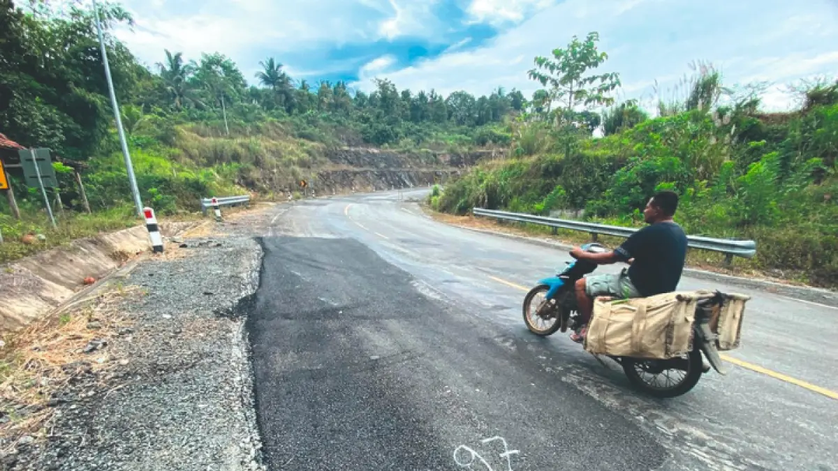 POTENSI: Jalur JLS atau pansela di Trenggalek bisa membuka peluang ekonomi yang lebih optimal.(DHARAKA R. PRADANA/ RADAR TRENGGALEK)