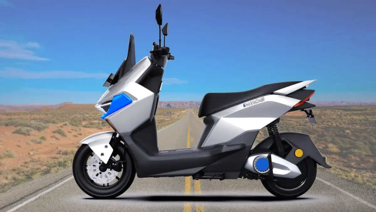 Uwinfly M135H hadir dengan dual baterai, klaim jarak tempuh 180 km, top speed 105 km/jam, panel TFT dan fitur konektivitas aplikasi (Pinterest).