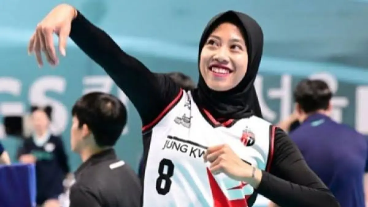  Suasana hangat dan ceria mewarnai latihan Hyundai Hillstate saat Megawati Hangestri dan Jeong Ji-yun memimpin aksi dance challenge viral. 