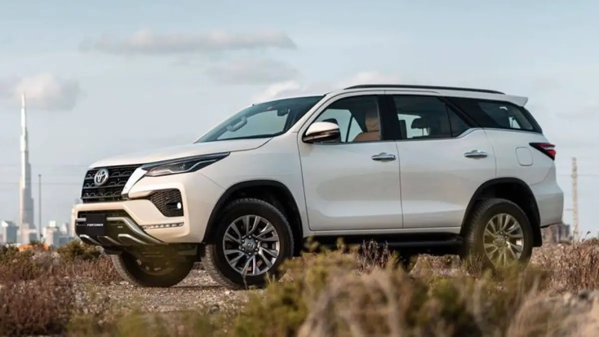 Toyota Fortuner Hybrid sudah hadir dengan mild hybrid 48 volt. Fortuner terbaru disebut berpeluang mengadopsi teknologi serupa (Pinterest).