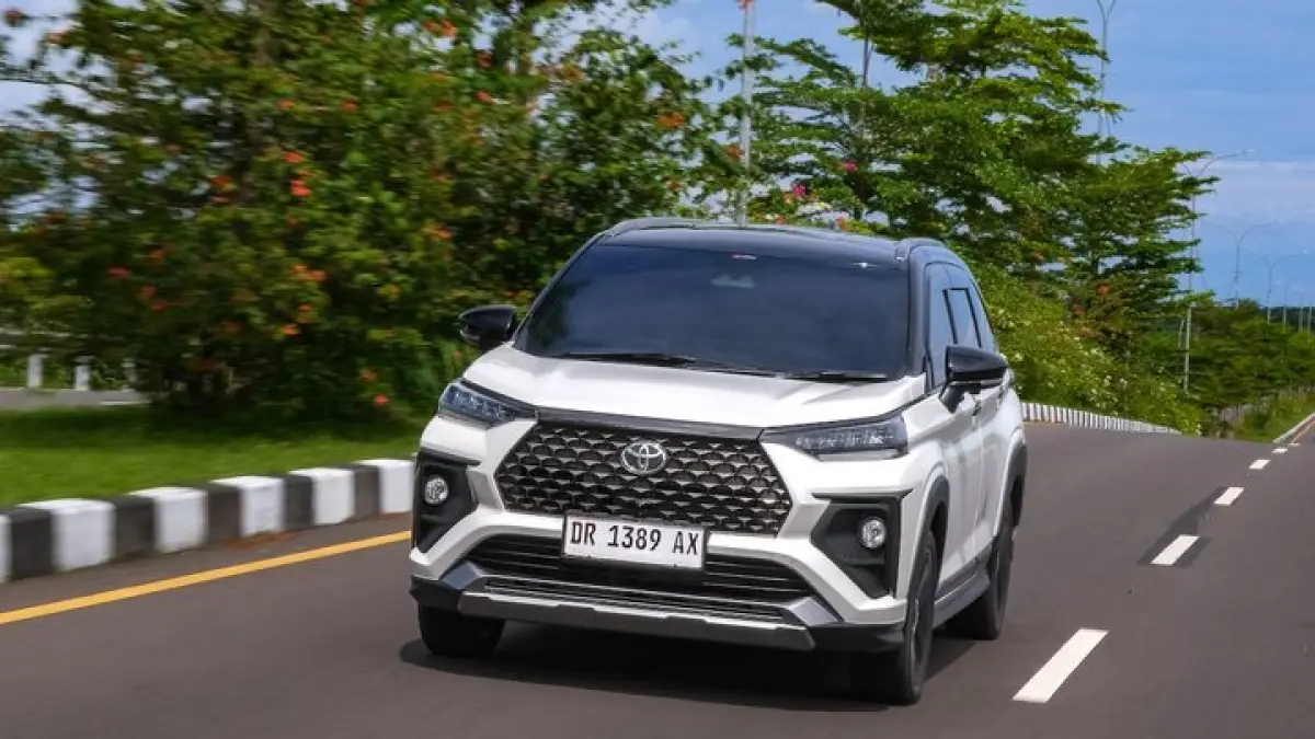 Toyota Veloz Hybrid mulai Rp299 juta dan diklaim sebagai mobil Jepang 7-seater hybrid paling terjangkau, tersedia dalam varian V, Q, hingga Modellista TSS (Pinterest).