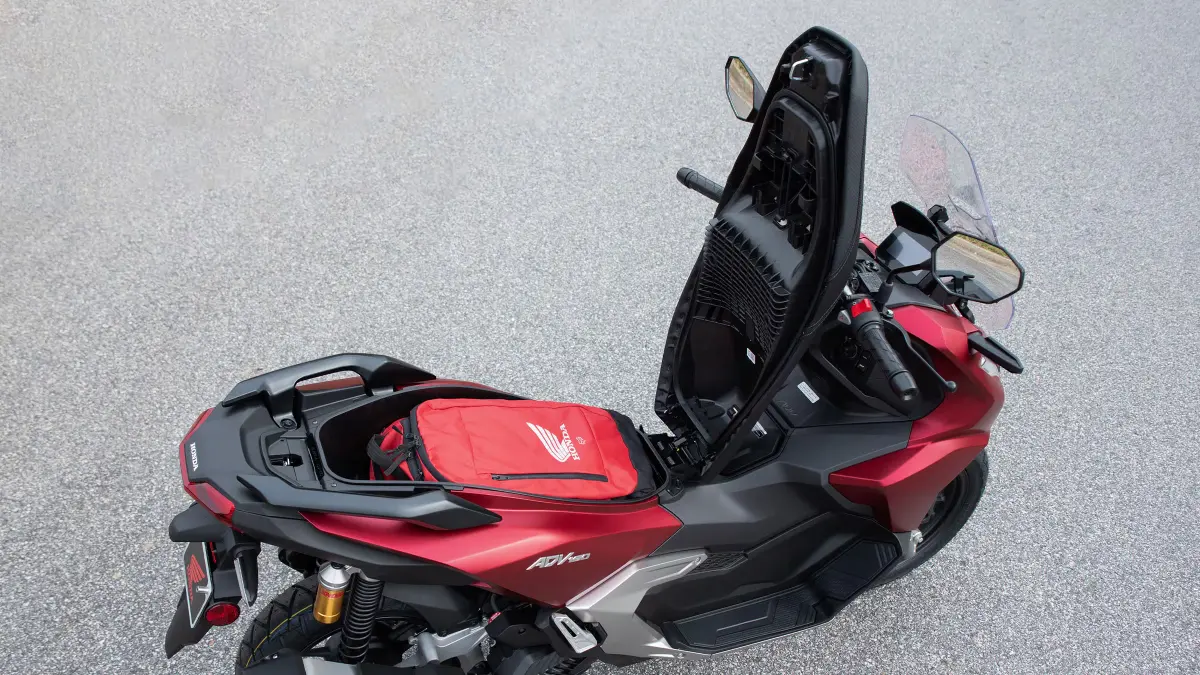 Honda ADV 160 Rp39 juta dipilih Dendy sebagai motor touring tiga pulau. Simak alasan, kelebihan, kekurangan, dan rencana modifikasinya (Pinterest).