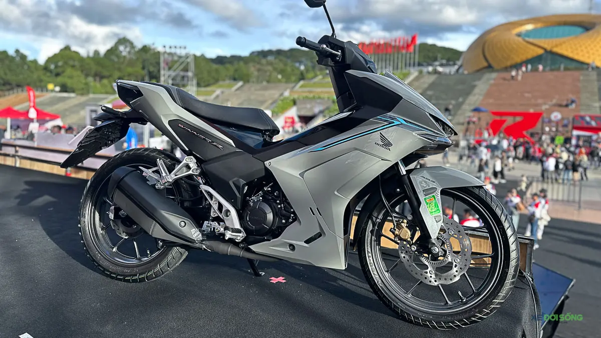 Honda Winner Air terbaru hadir di Vietnam dengan desain agresif mirip CBR 1000RR, mesin 150 cc, dan harga sekitar Rp29 juta-Rp32 juta (Pinterest).